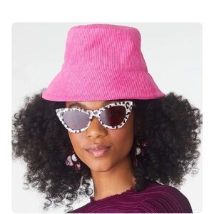 Lele Sadoughi DAHLIA CORDUROY
BUCKET HAT - ONE SIZE EUC